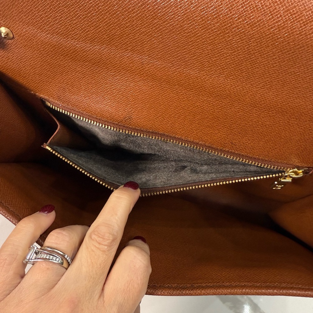 Louis Vuitton Pochette Bordeaux GM Clutch - Picture 8 of 12